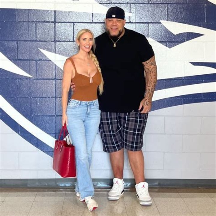Devin Singletary Biography, Age, Height, Dad, Parents, College, Girlfriend, Fantasy, Salary and Net Worth