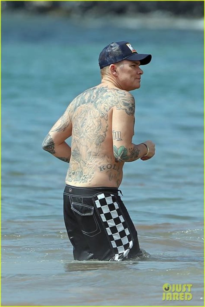 Tom McCarthy: Wife, net worth, tattoos, smoking & body facts